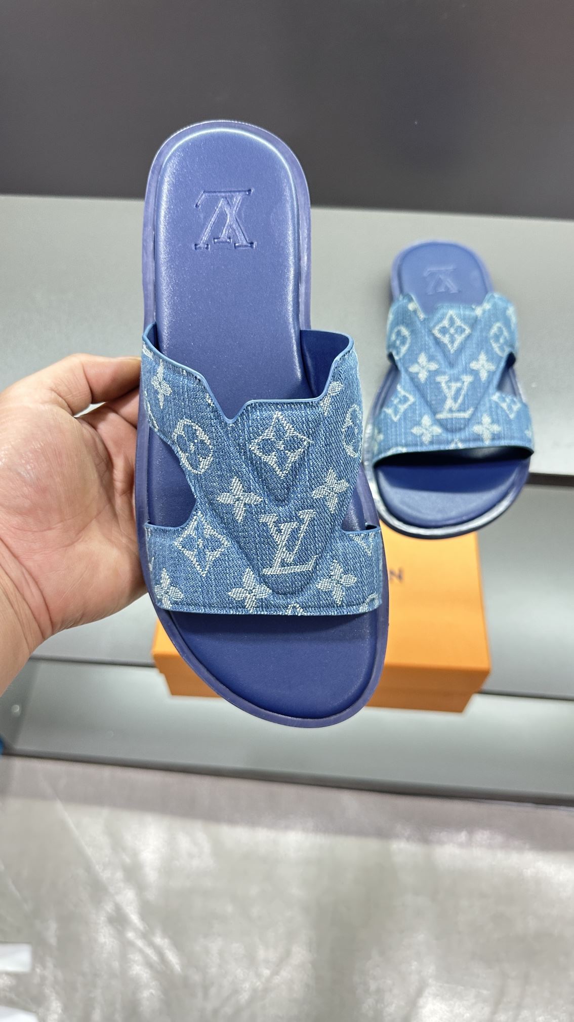 Louis Vuitton Slippers